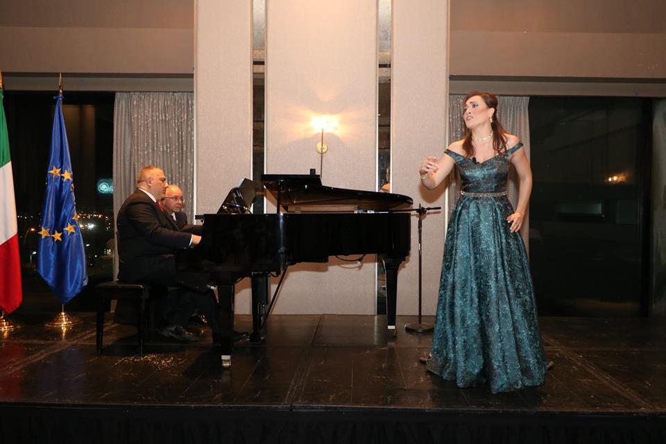 Giulio De Luca durante un concerto a Panama nel 2018