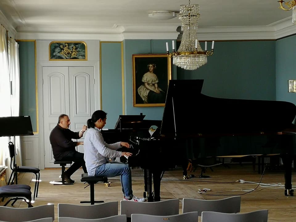 Giulio De Luca durante una masterclass a Stoccolma nel 2018